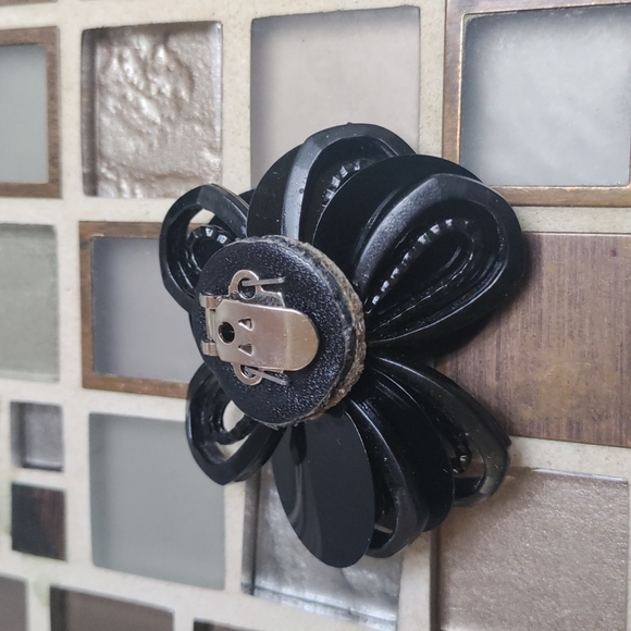 Vintage Single Artsian Shoe clip-$5 add on - Picture 2 of 3